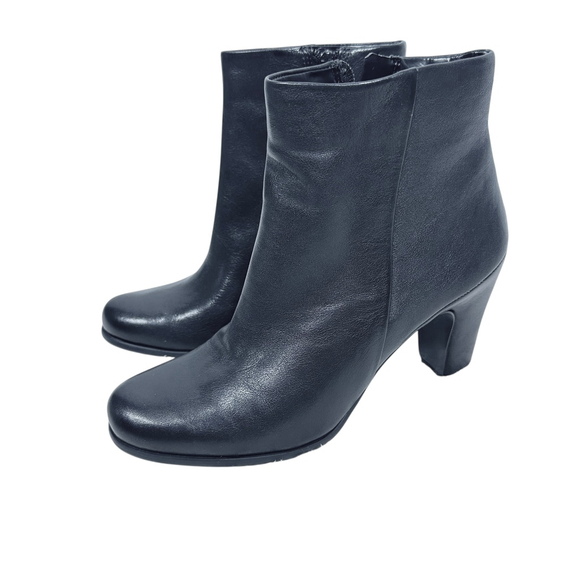 ECCO Women's Pretoria Chelsea Boots Black Leather Ankle Booties Zip Size 39 8.5 - Picture 1 of 10